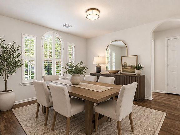 3rd image of 118 S Merryweather Cir