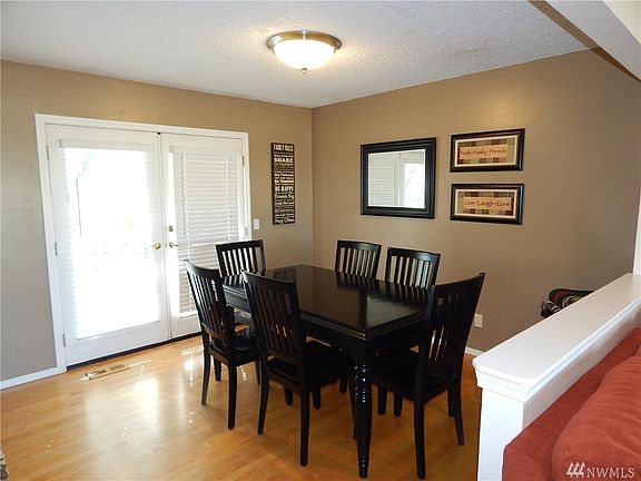 4th image of 2225 S Beaumont Dr