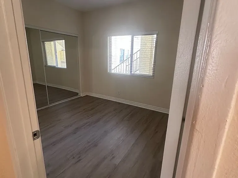1840 VILLA ROSE — Photo 8