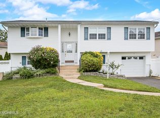 3 Dublin Ln, Hazlet, NJ 07730
