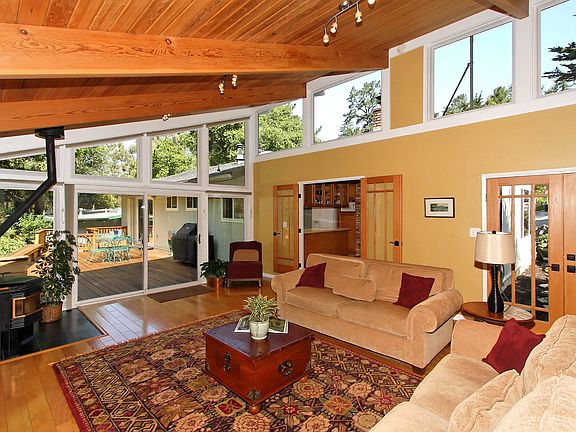 Spacious Family Room