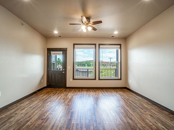 2nd image of 2495 Sawgrass Pl #101
