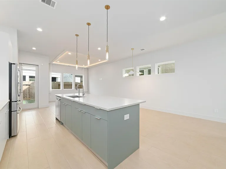 3007 Ventas Dr — Photo 14