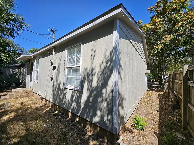 112 W Cedar Ave — Photo 10