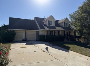 1919 SW 1st St, Lees Summit, MO 64081