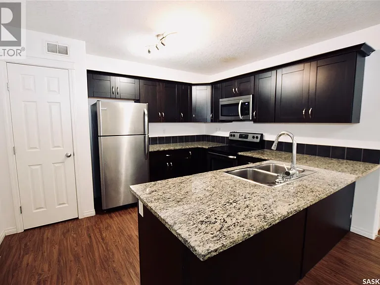 125 Willis Cres — Photo 7