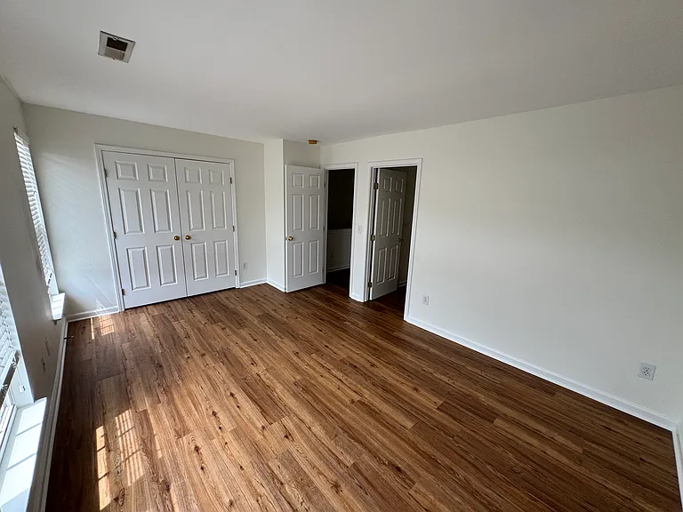 110 Cambria Ct — Photo 8