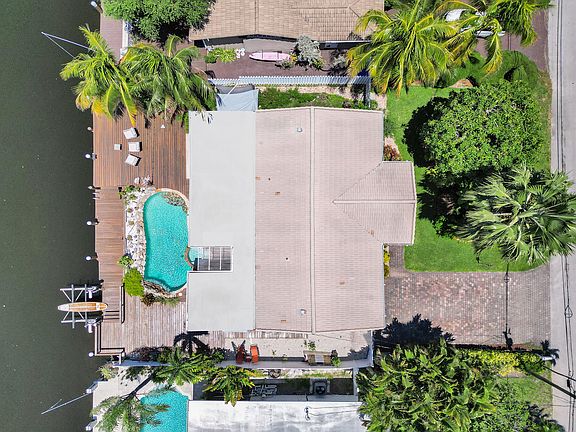 3rd image of 2265 SE 12th Street