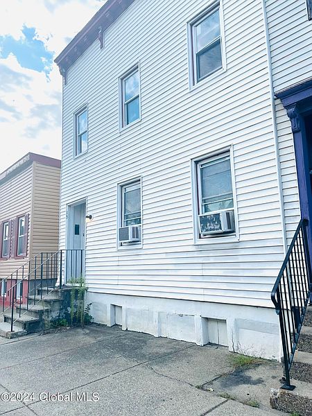 2nd image of 15 N Lake Avenue