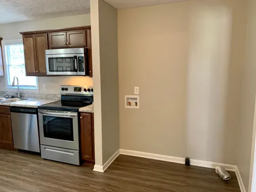 661 Azalea Dr Photo 1