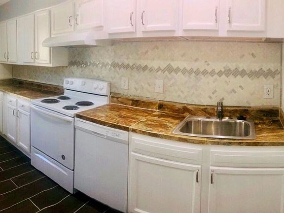 5th image of 3190 Nectarine Cir