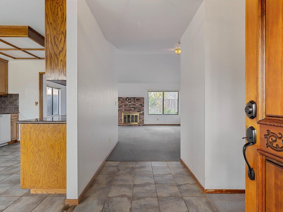 1st image of 1947 Amberwood Ct