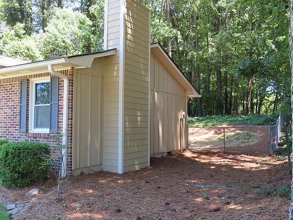 Private, fenced back yard.