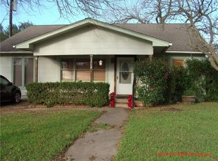 1219 N Avenue C, Elgin, TX 78621