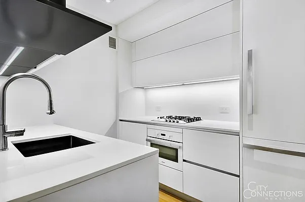 Rented by City Connections Realty | media 18