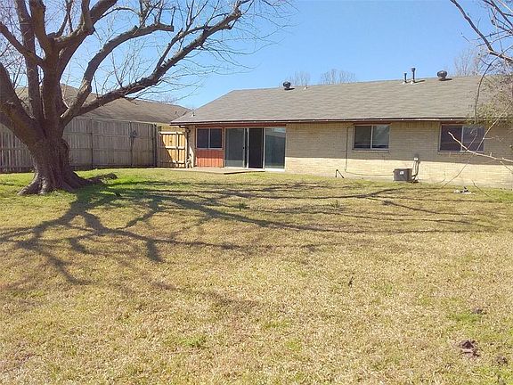 3rd image of 442 Wildbriar Dr