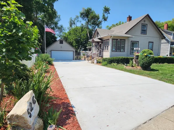526 Saint Charles St, Elgin, IL 60120