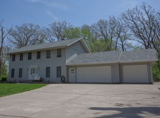 100 Griffin Pl SW, Poplar Grove, IL 61065