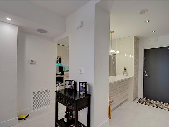 5th image of 3200 NE 36th Street #1712