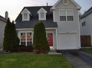 75 Glenn Oaks Ct, Old Bridge, NJ 08857
