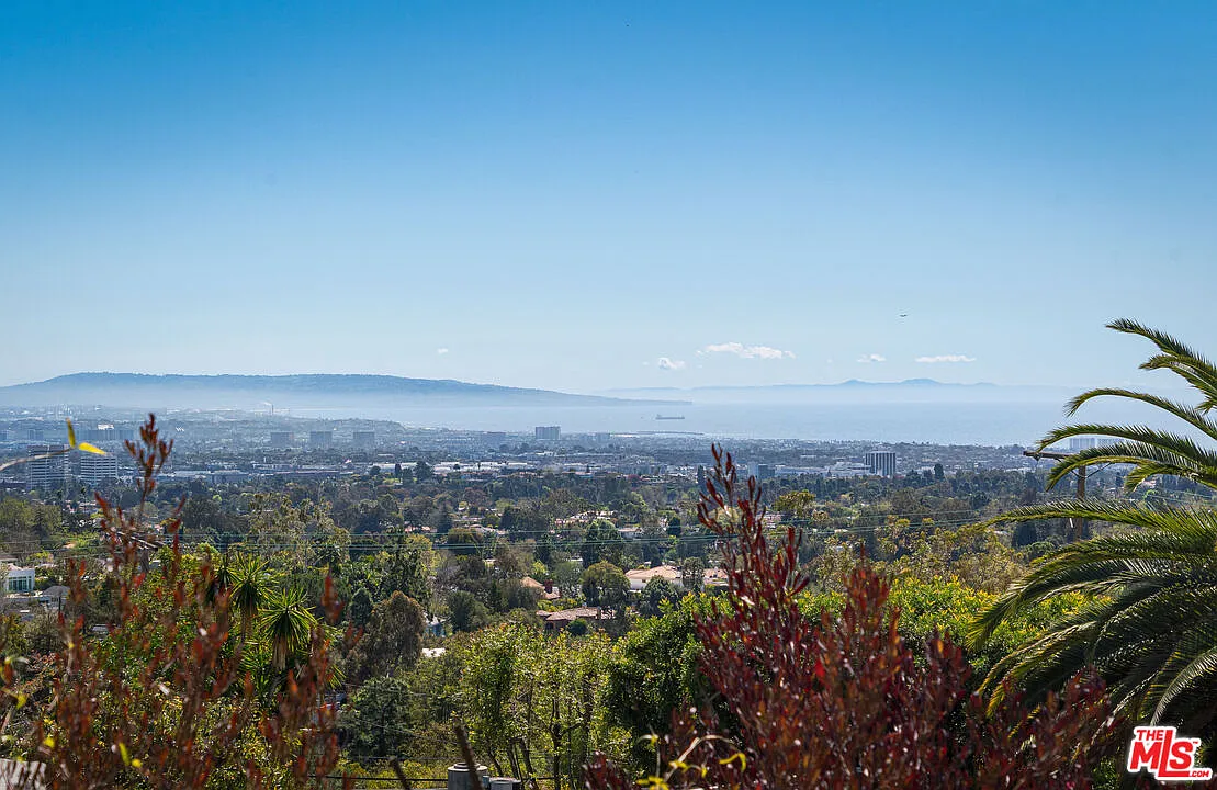 4 bed, $9,850 — Photo 2