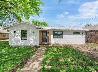 1005 W 2nd St, Mc Gregor, TX 76657