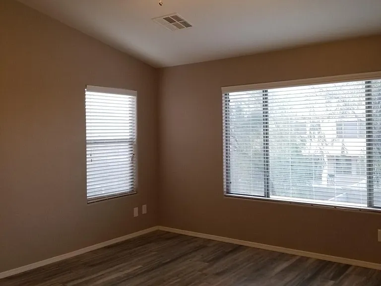 36554 W Alhambra St — Photo 2