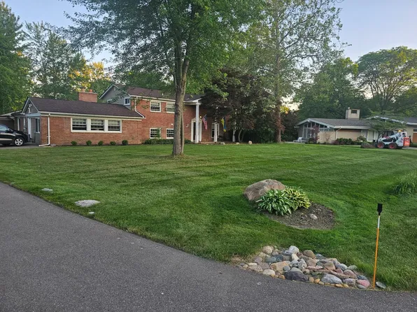 45189 Mayo Dr, Northville, MI 48167