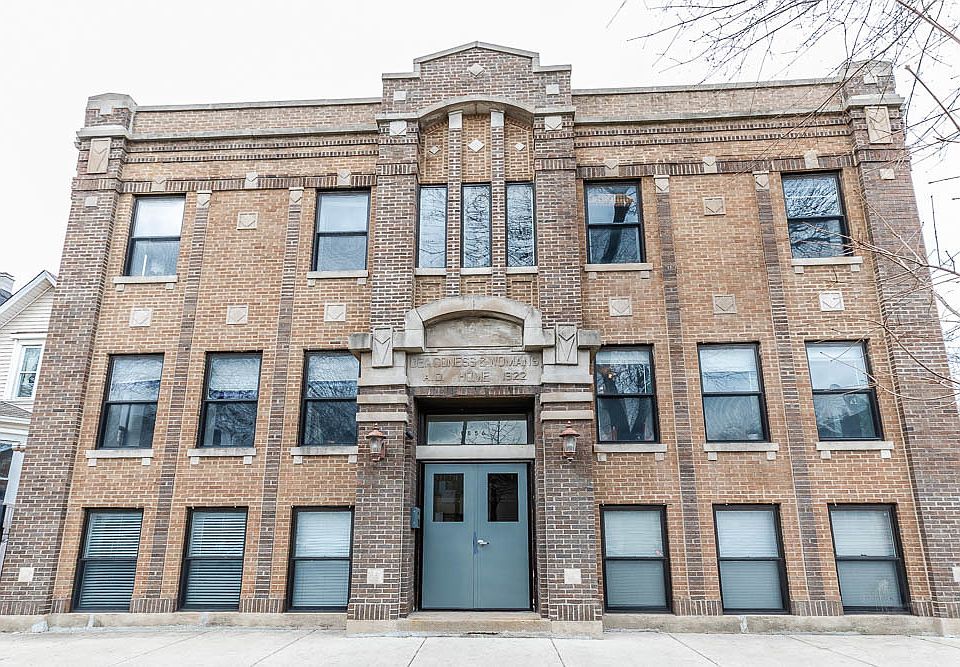 1st image of 1856 N Sawyer Ave APT 201