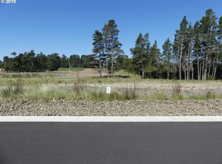 9 Caddington Ln #9, Florence, OR 97439