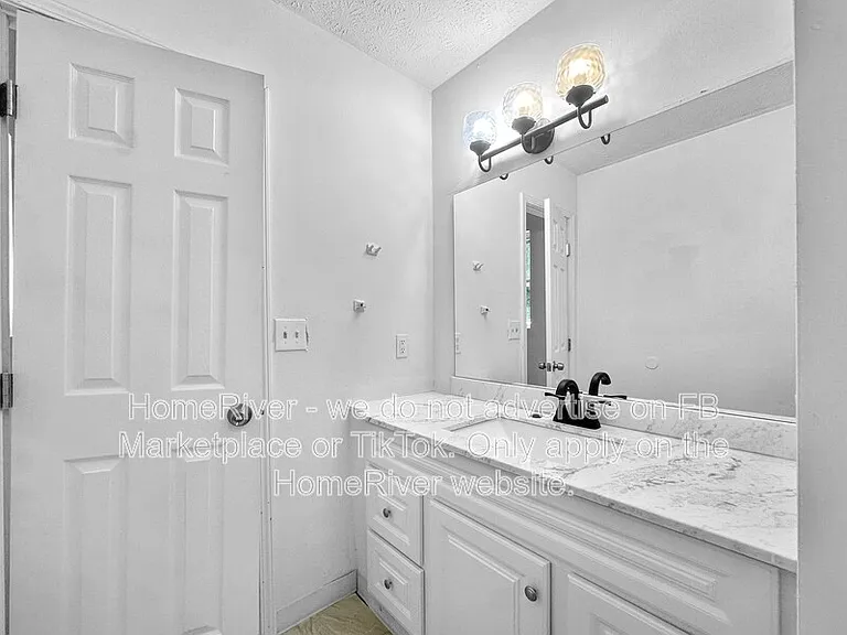 633 Sandys Ln SE — Photo 5