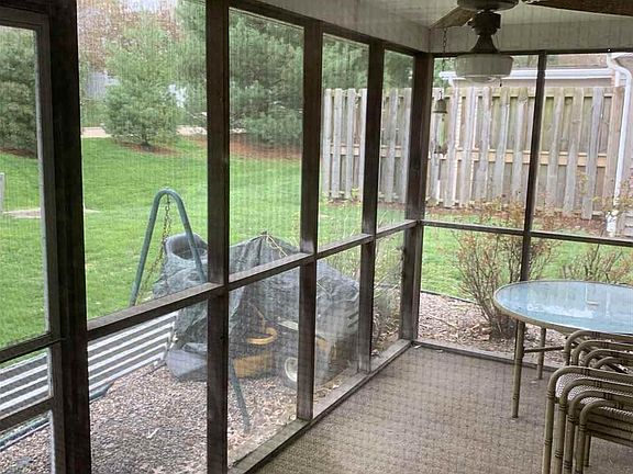 2nd image of 505 Garden Ct