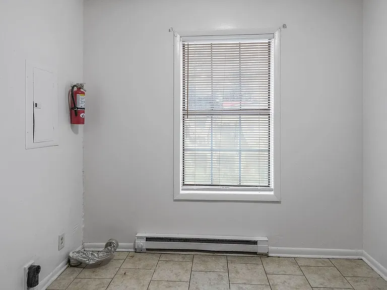 122 S Ford St — Photo 11
