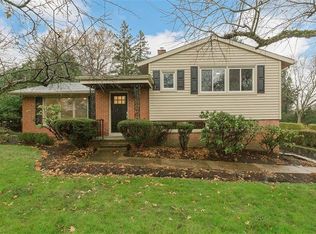 3356 Somerset Dr, Beachwood, OH 44122