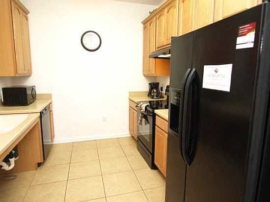 VC3C4862CA-405-kitchen-area