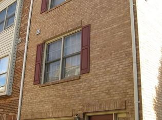 1800 9th St S, Arlington, VA 22204