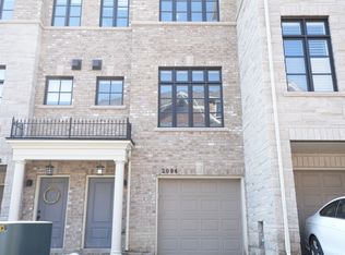 2094 Queensborough Gate, Mississauga, ON L5M 0X9