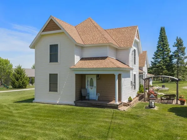 2523 Howard Rd, Petoskey, MI 49770