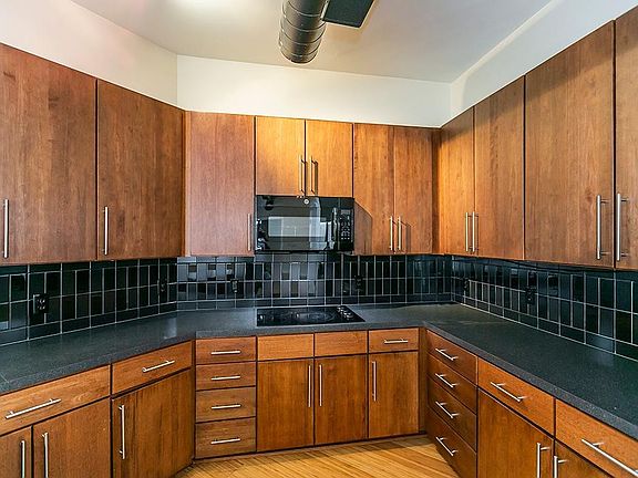 4th image of 535 S Upper St #108