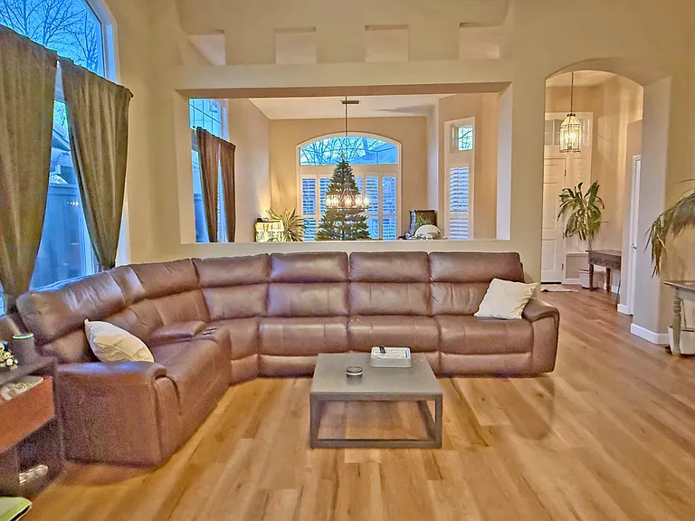 4312 Lafayette Dr — Photo 4