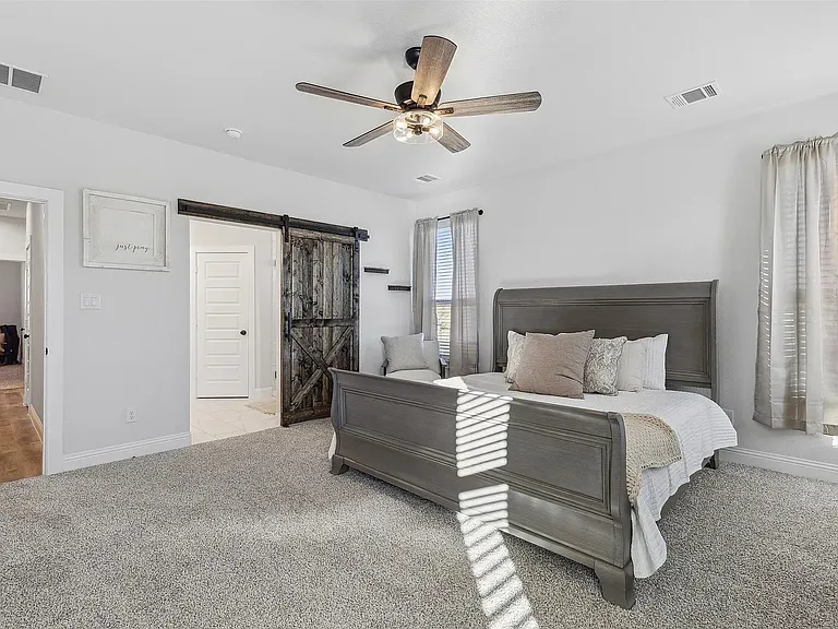 4001 Avion Dr — Photo 13