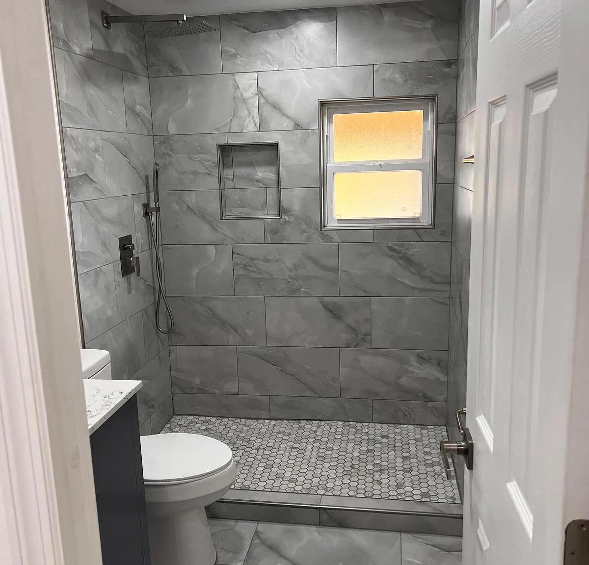 2 bed, 850 sqft, $2,000 — Photo 3