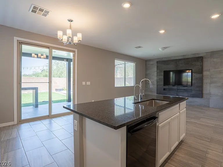 896 Bluebell Brook St — Photo 4