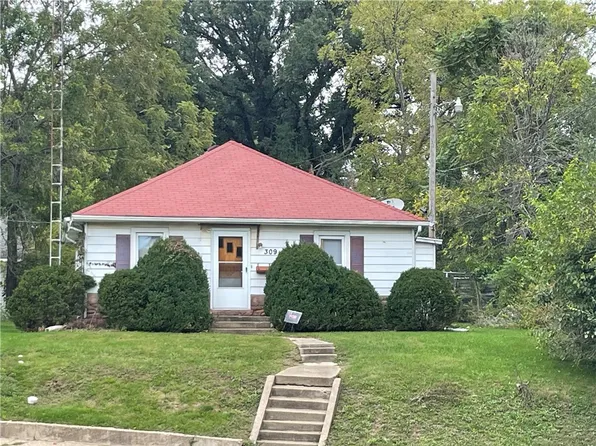 309 W State St, Charleston, IL 61920