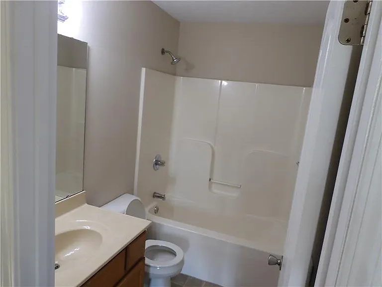 1201 Catletts Ct — Photo 15