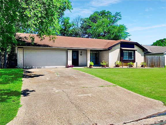 2nd image of 1001 Val Verde Dr