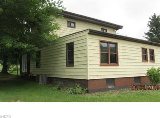 1013 Henderson School Rd NE, New Philadelphia, OH 44663