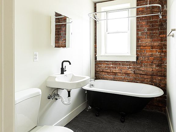 5th image of 27 E Willis St #C
