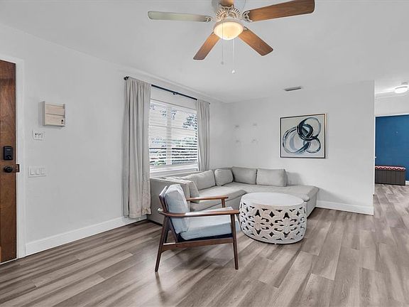 5th image of 11911 84TH AVENUE
