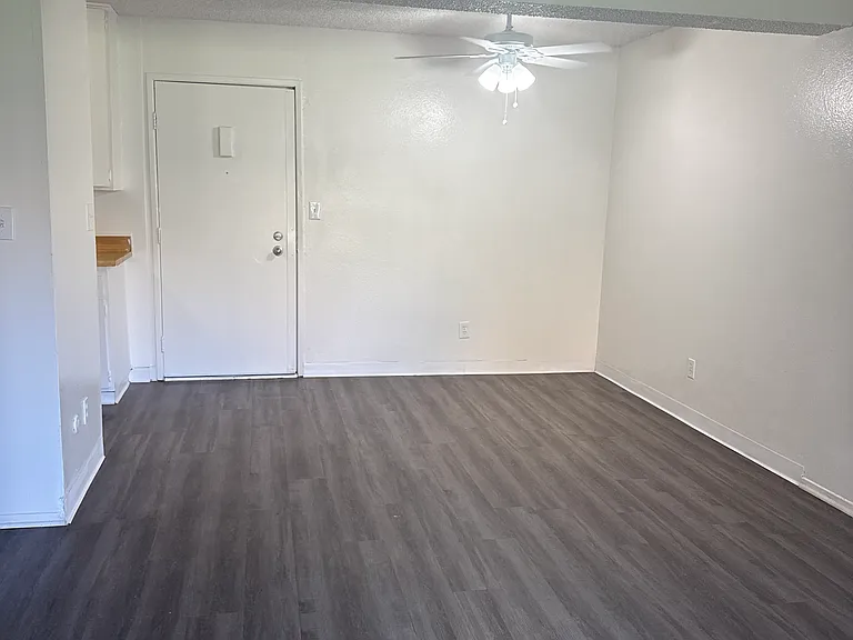 Cerise Apartments — Photo 11